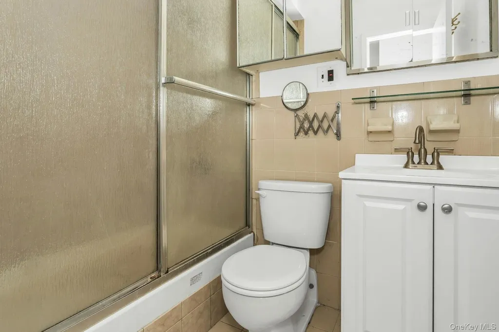147-45 Barclay Avenue Flushing NY 11355