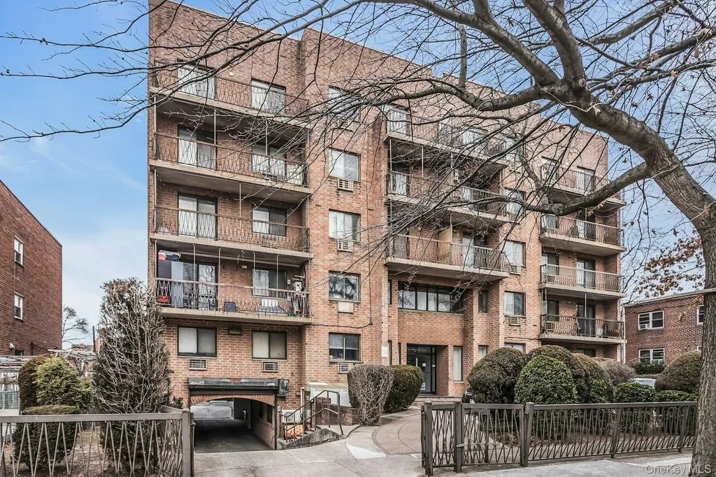 147-45 Barclay Avenue Flushing NY 11355