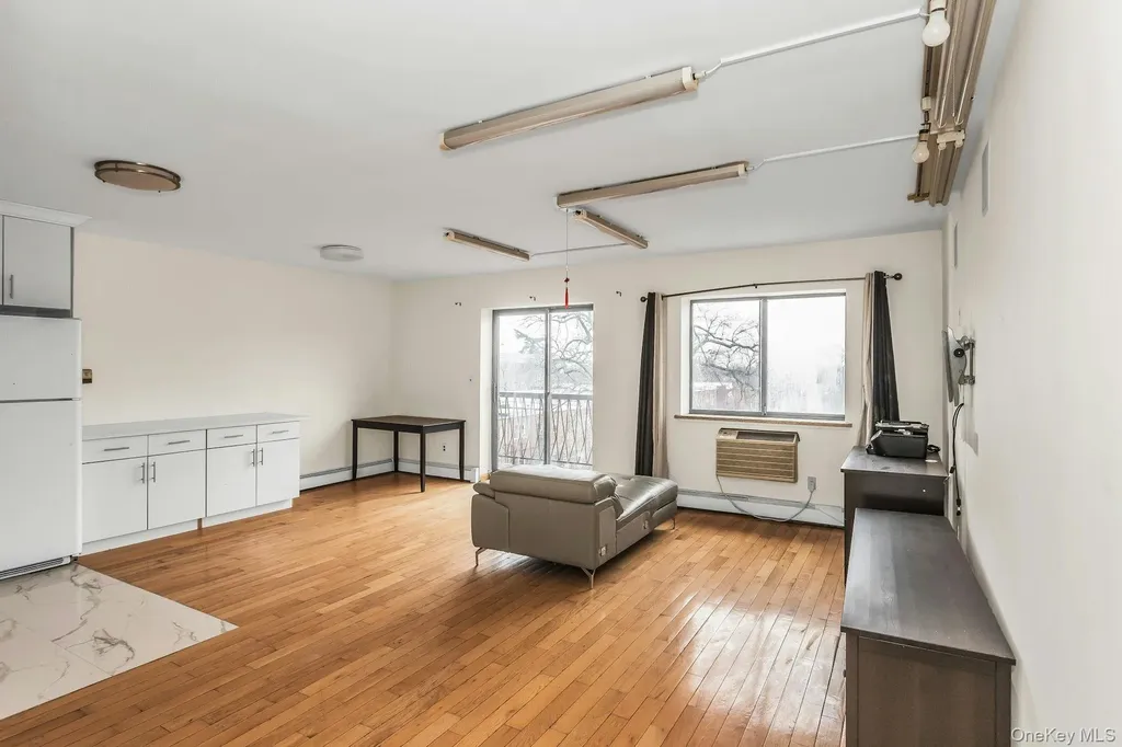 147-45 Barclay Avenue Flushing NY 11355