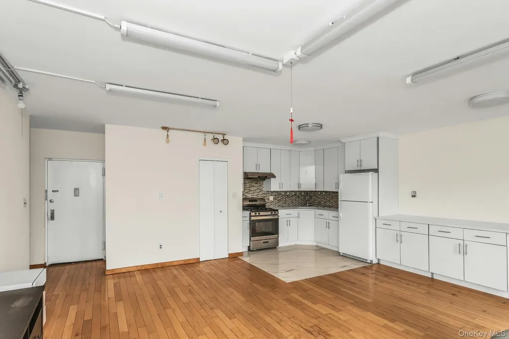 147-45 Barclay Avenue Flushing NY 11355