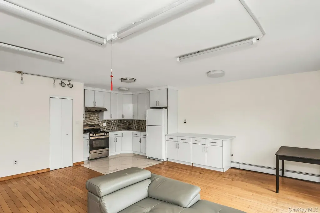 147-45 Barclay Avenue Flushing NY 11355
