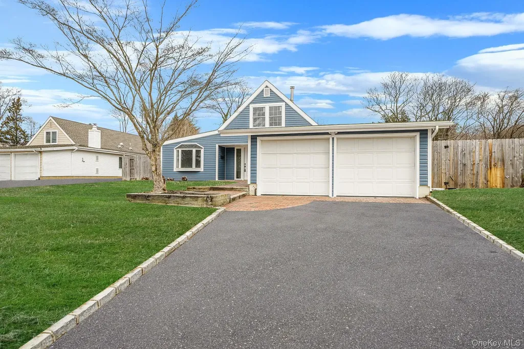 167 Silverleaf Lane Islandia NY 11749