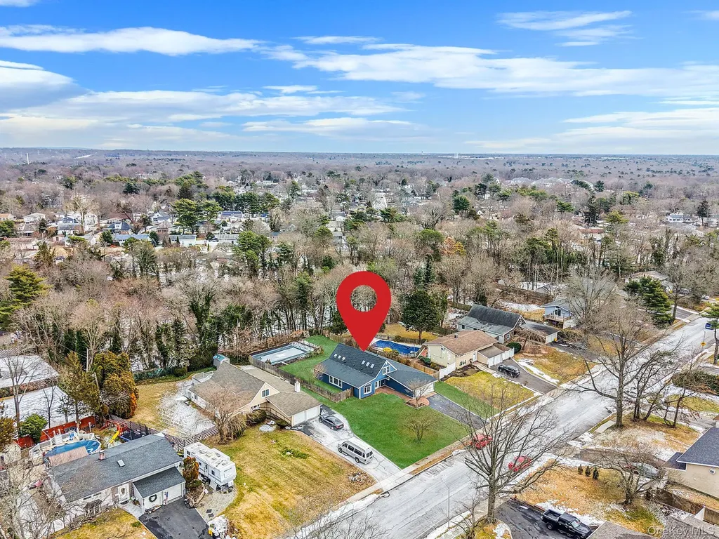 167 Silverleaf Lane Islandia NY 11749