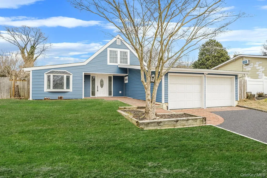 167 Silverleaf Lane Islandia NY 11749