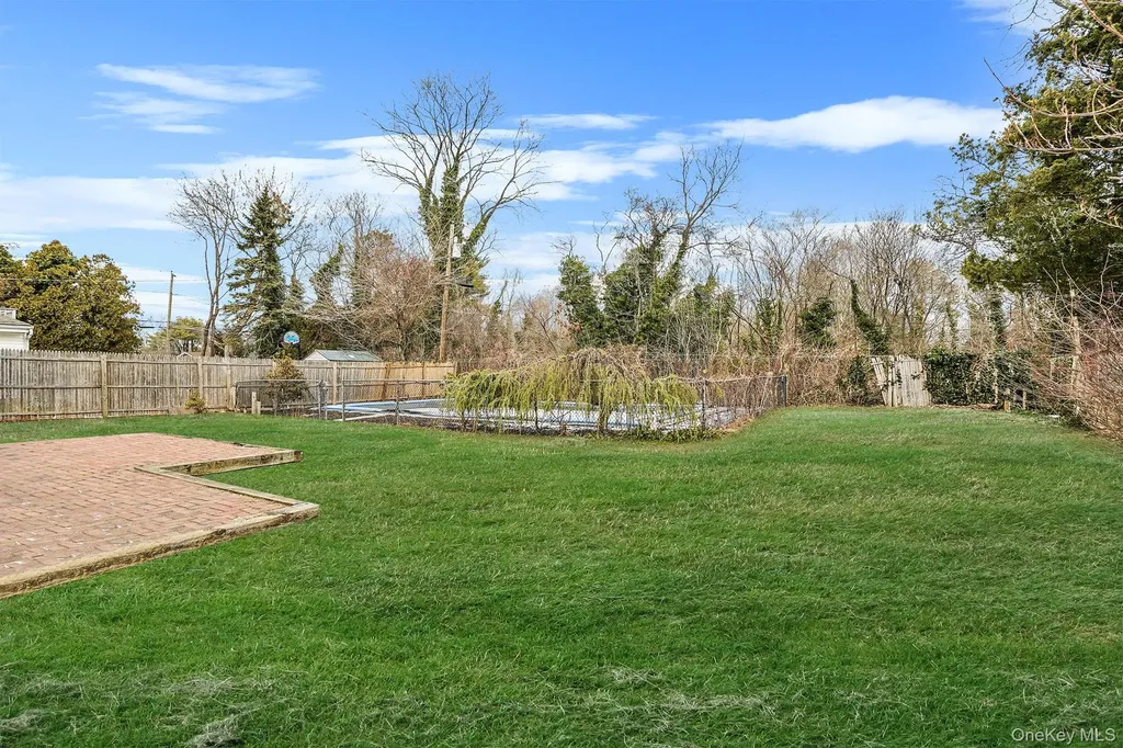 167 Silverleaf Lane Islandia NY 11749