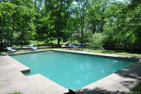 176 Schoolhouse Road Staatsburg NY 12580