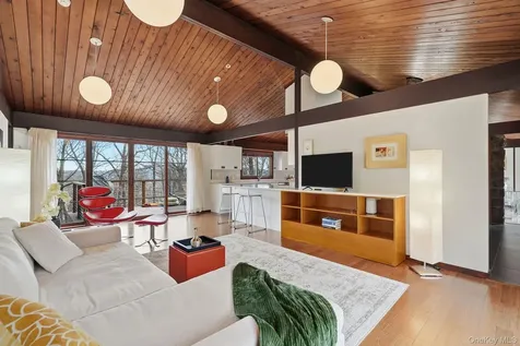 16 Park Hill Terrace Dobbs Ferry NY 10522