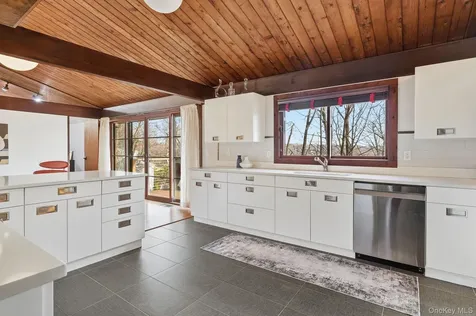 16 Park Hill Terrace Dobbs Ferry NY 10522