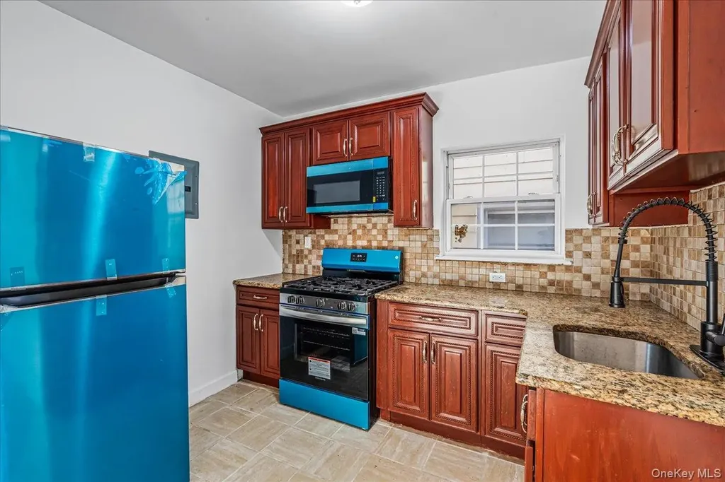 953 E 217th Street Bronx NY 10469