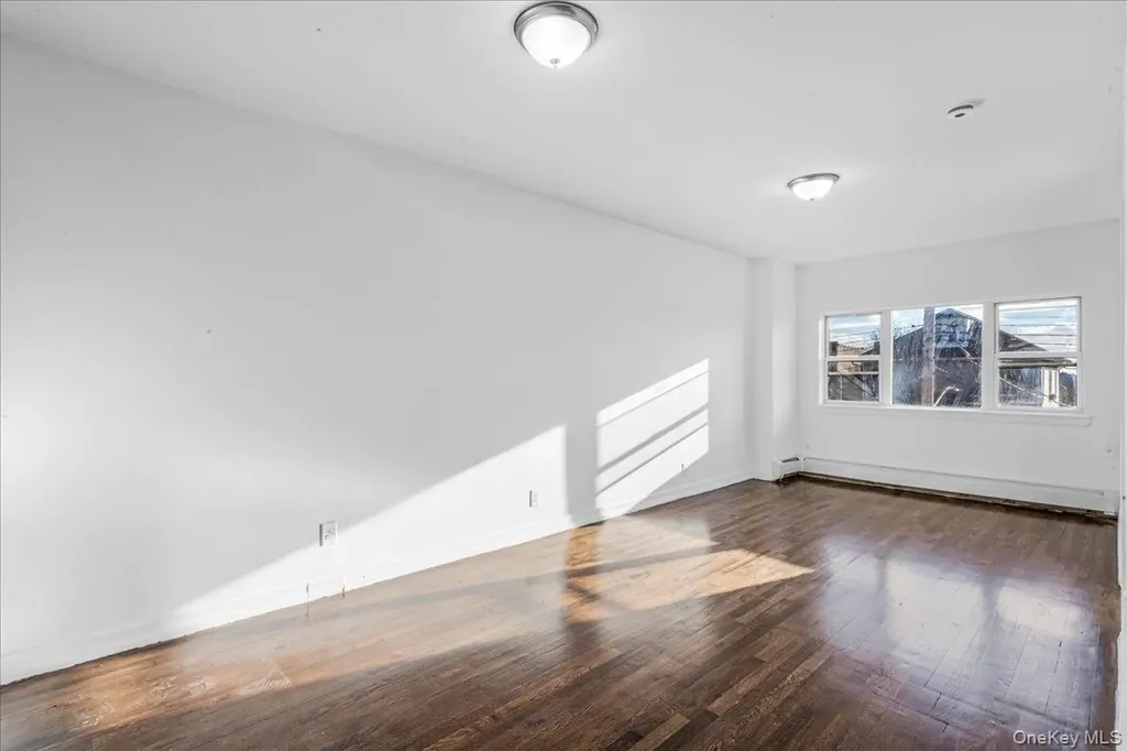 953 E 217th Street Bronx NY 10469