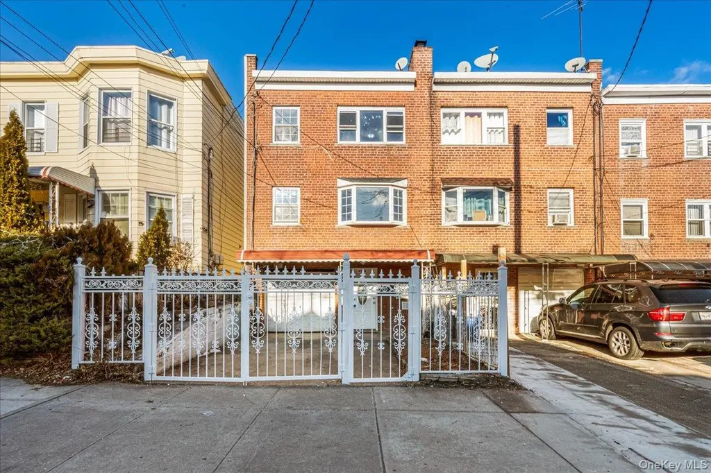 953 E 217th Street Bronx NY 10469