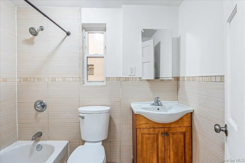 953 E 217th Street Bronx NY 10469