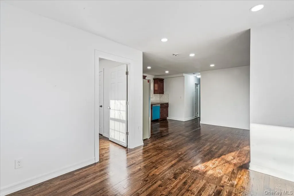 953 E 217th Street Bronx NY 10469