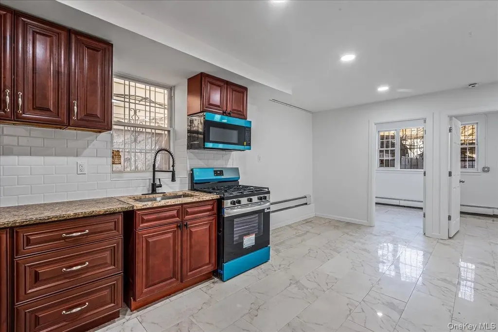 953 E 217th Street Bronx NY 10469