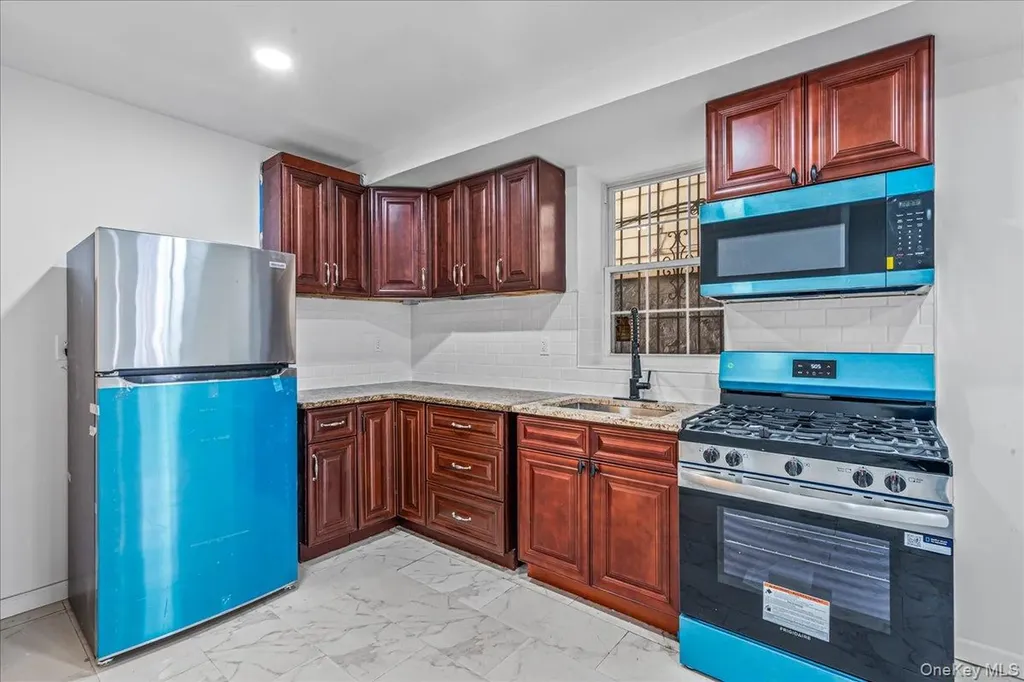 953 E 217th Street Bronx NY 10469