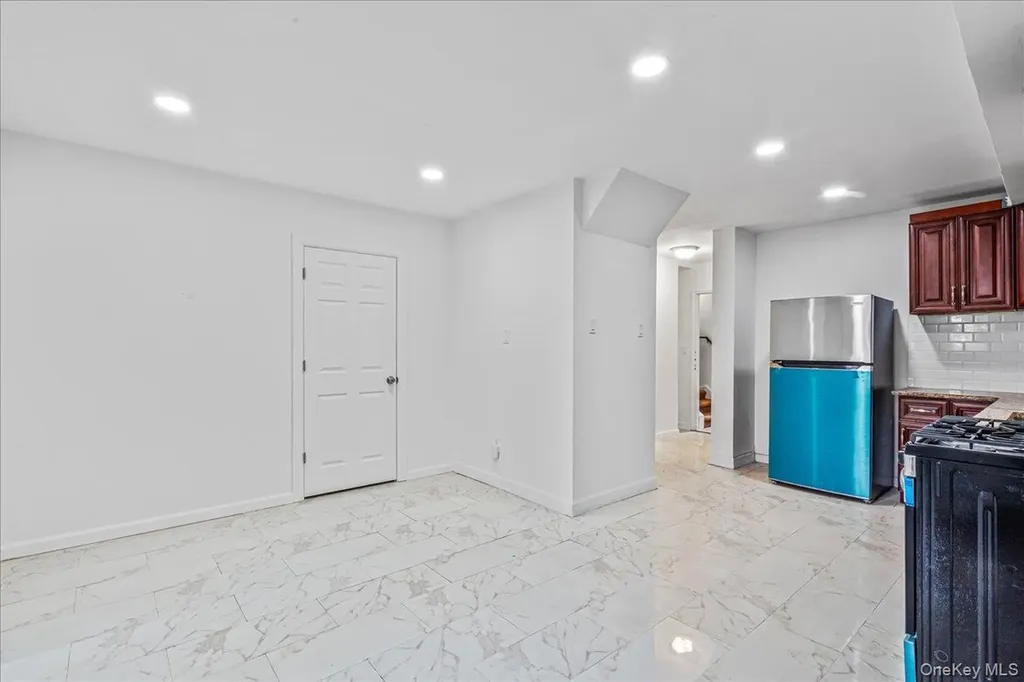 953 E 217th Street Bronx NY 10469
