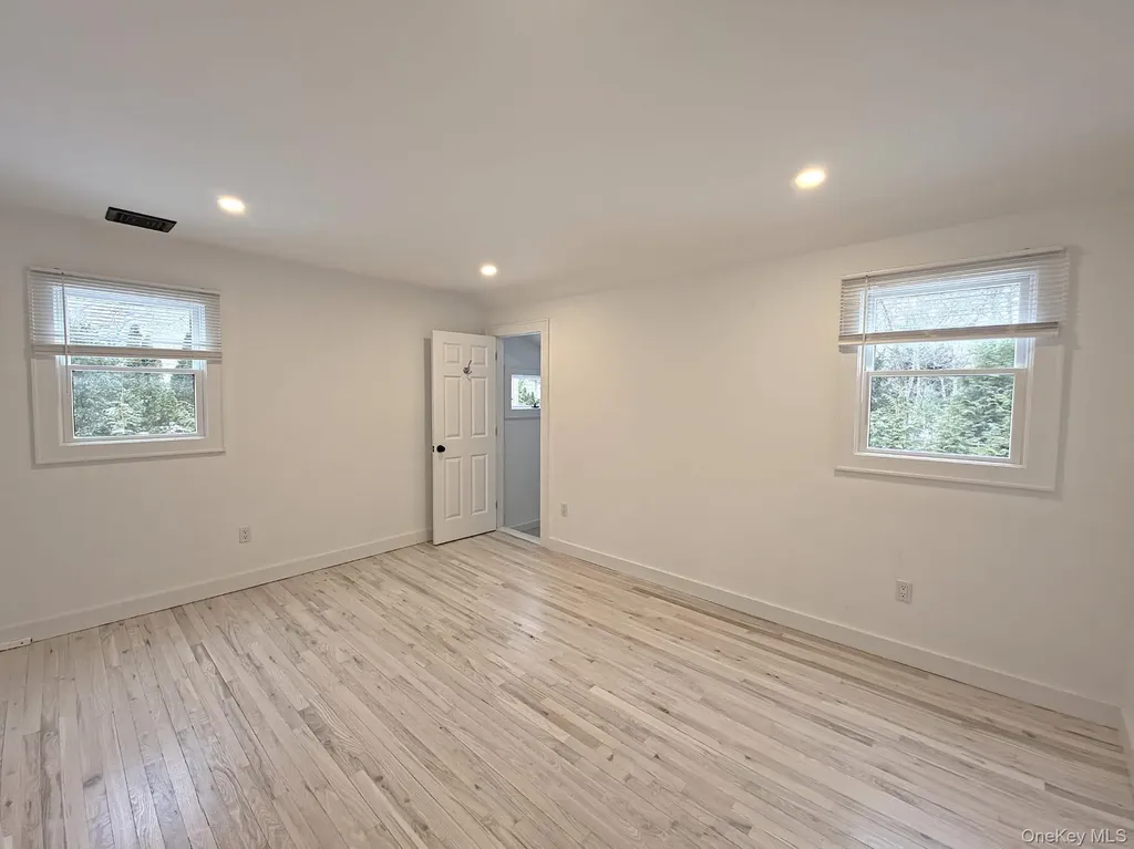 185 Wakeman Road Hampton Bays NY 11946