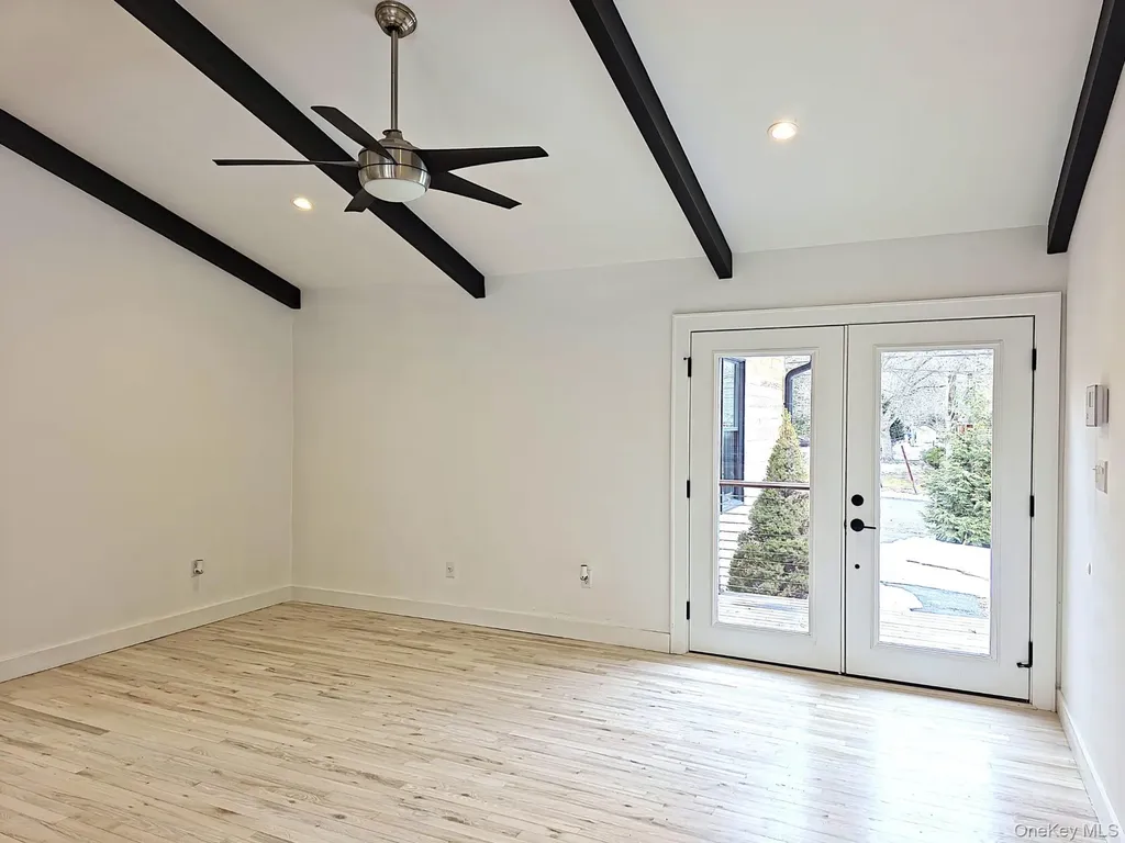 185 Wakeman Road Hampton Bays NY 11946