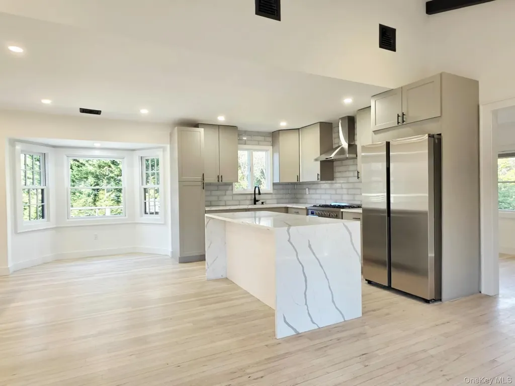 185 Wakeman Road Hampton Bays NY 11946