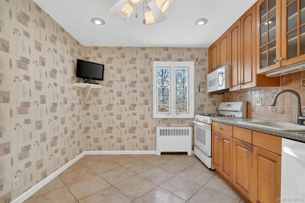 47 Lawrence Drive White Plains NY 10603