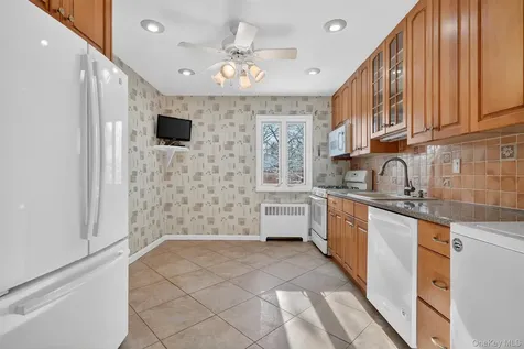 47 Lawrence Drive White Plains NY 10603