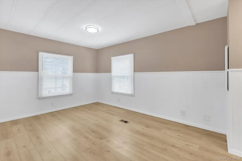 525-183 Riverleigh Avenue Riverhead NY 11901