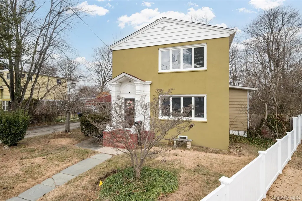 140 Park Avenue Roosevelt NY 11575