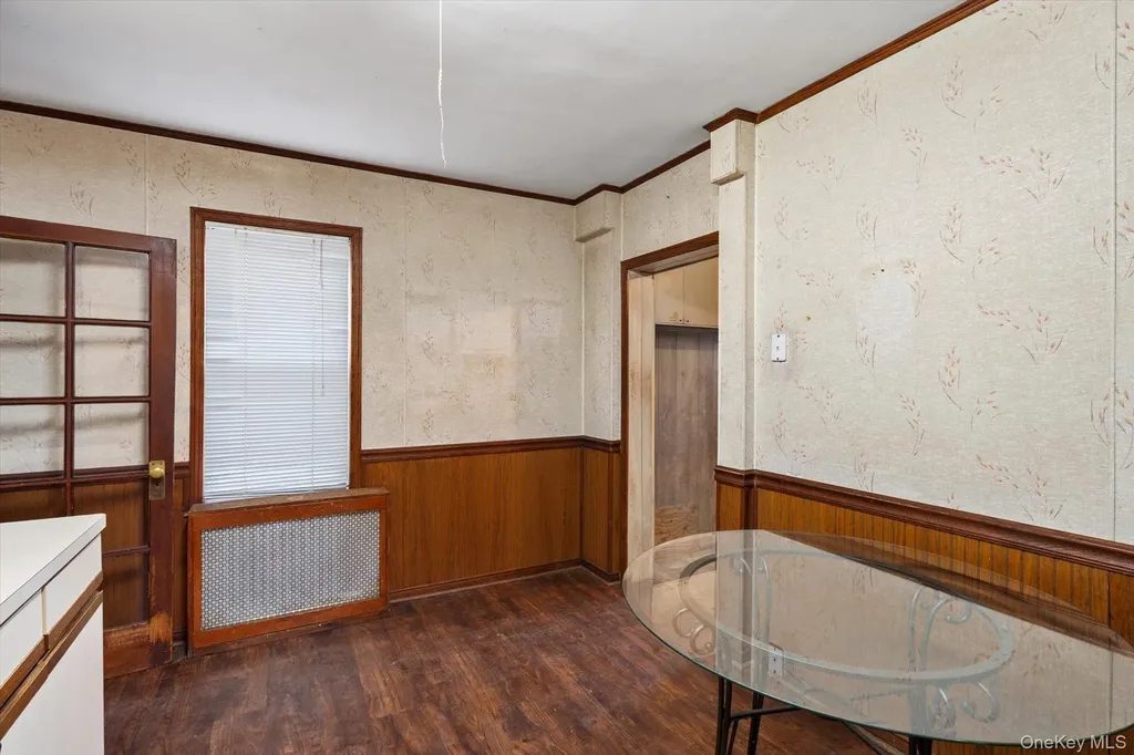 140 Park Avenue Roosevelt NY 11575