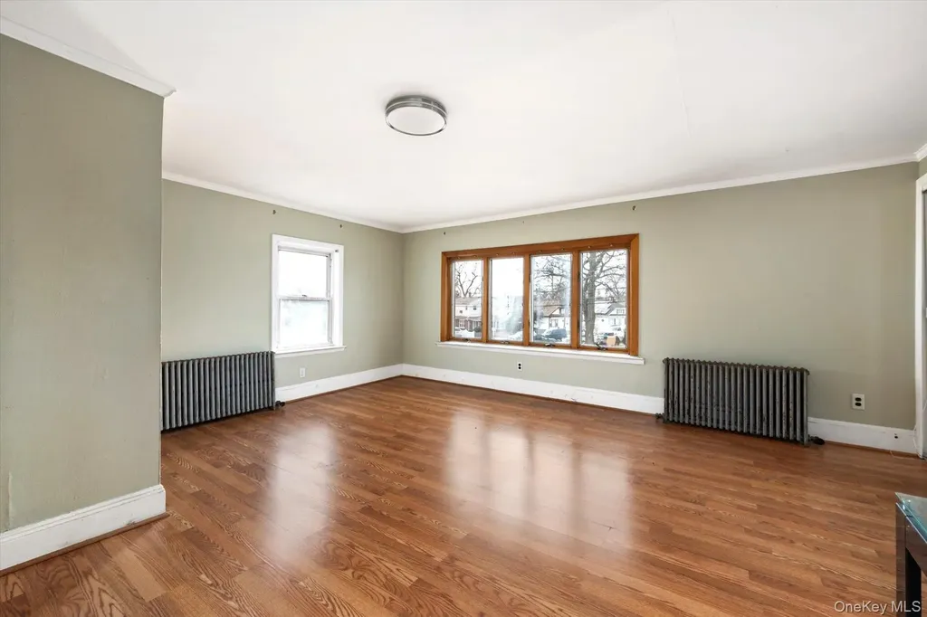 140 Park Avenue Roosevelt NY 11575