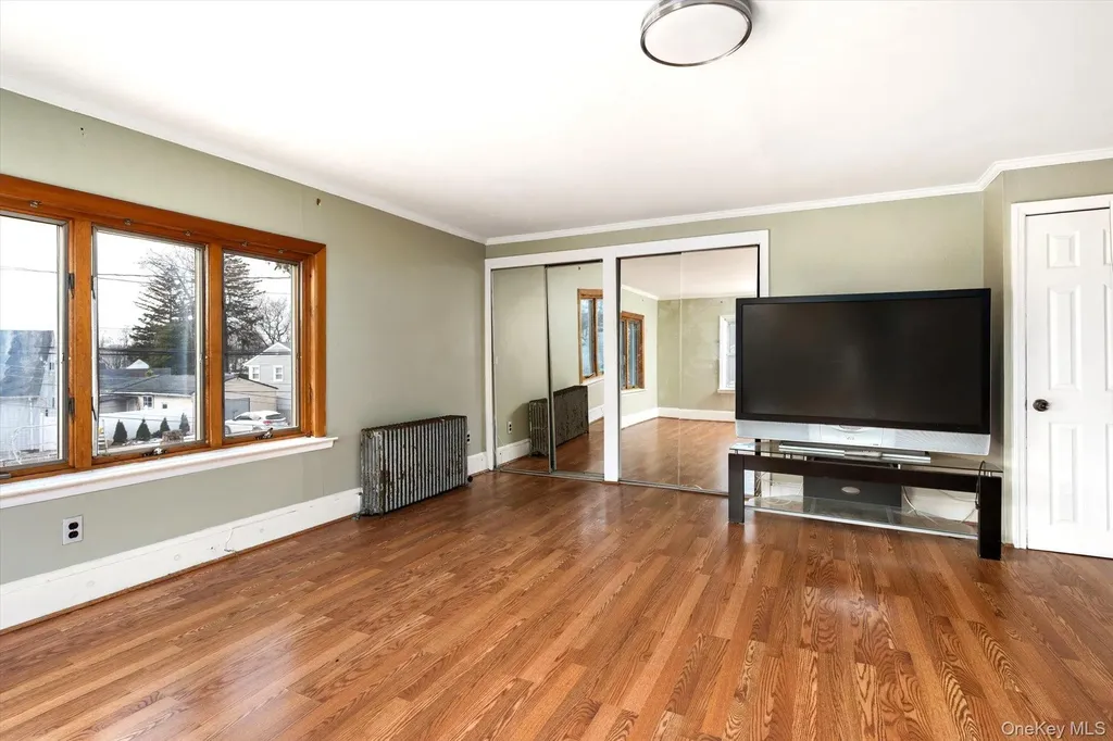 140 Park Avenue Roosevelt NY 11575