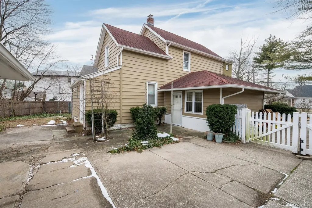 140 Park Avenue Roosevelt NY 11575