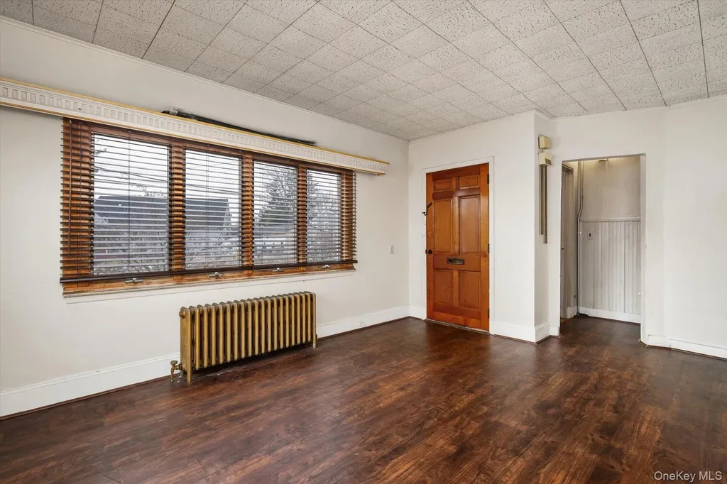 140 Park Avenue Roosevelt NY 11575