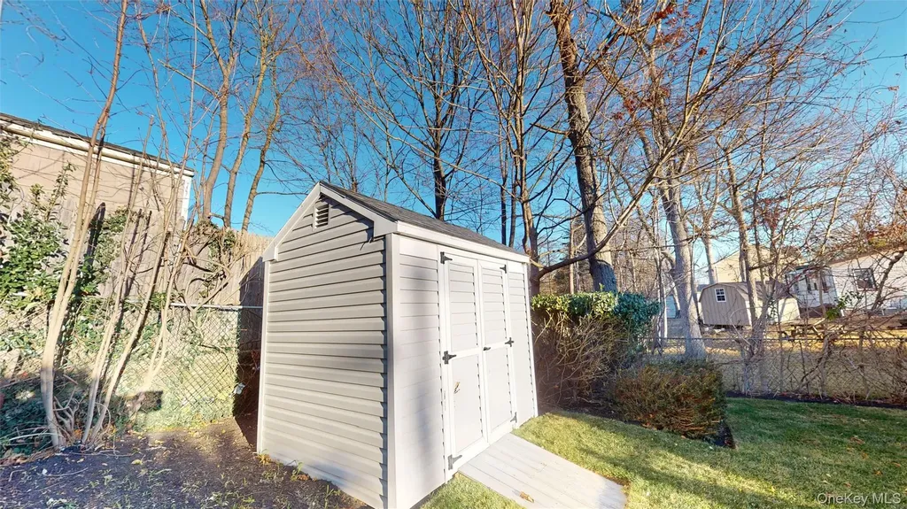 16 Highland Road Rocky Point NY 11778