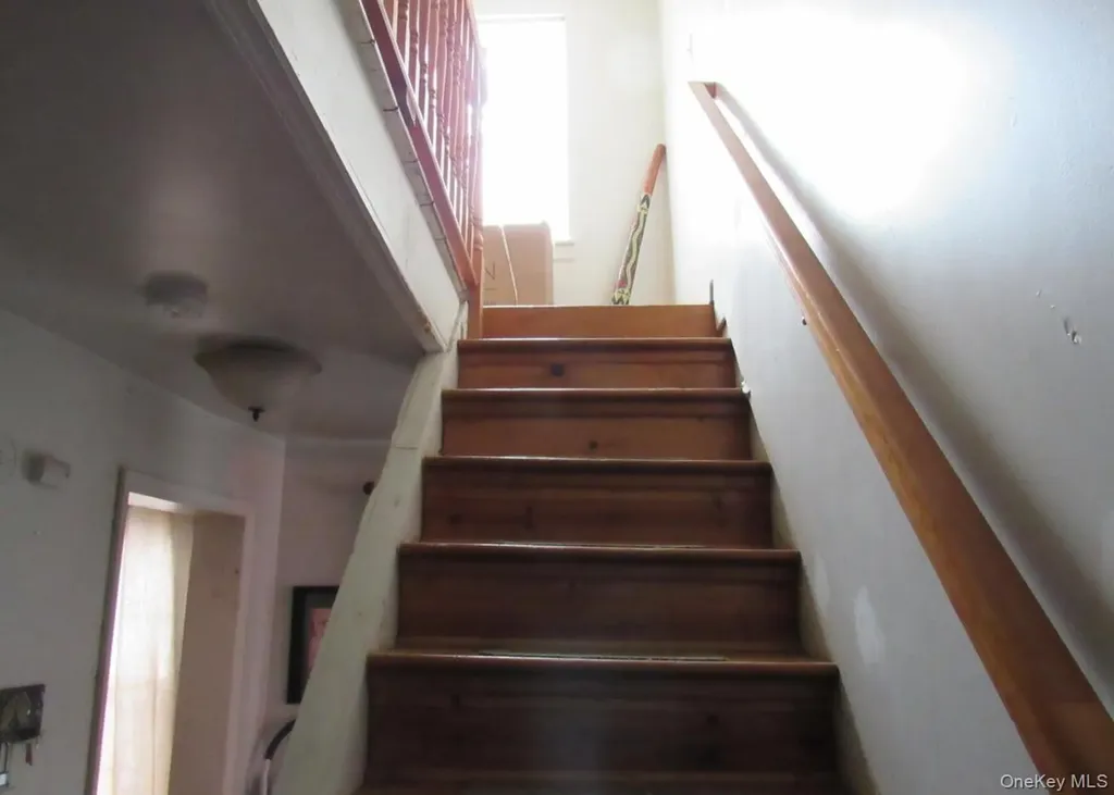 19 Old Post Road Esopus NY 12429