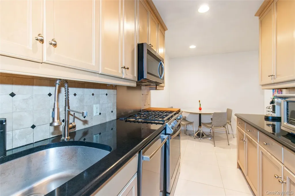 90 Schenck Avenue Great Neck NY 11021