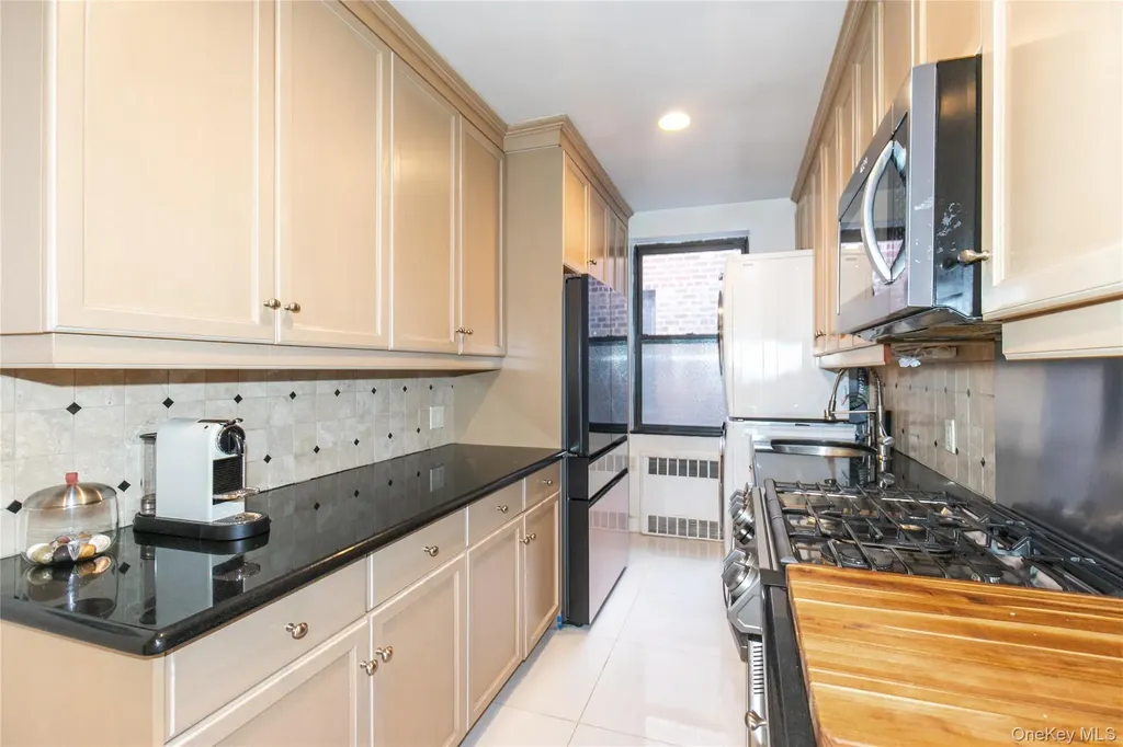 90 Schenck Avenue Great Neck NY 11021