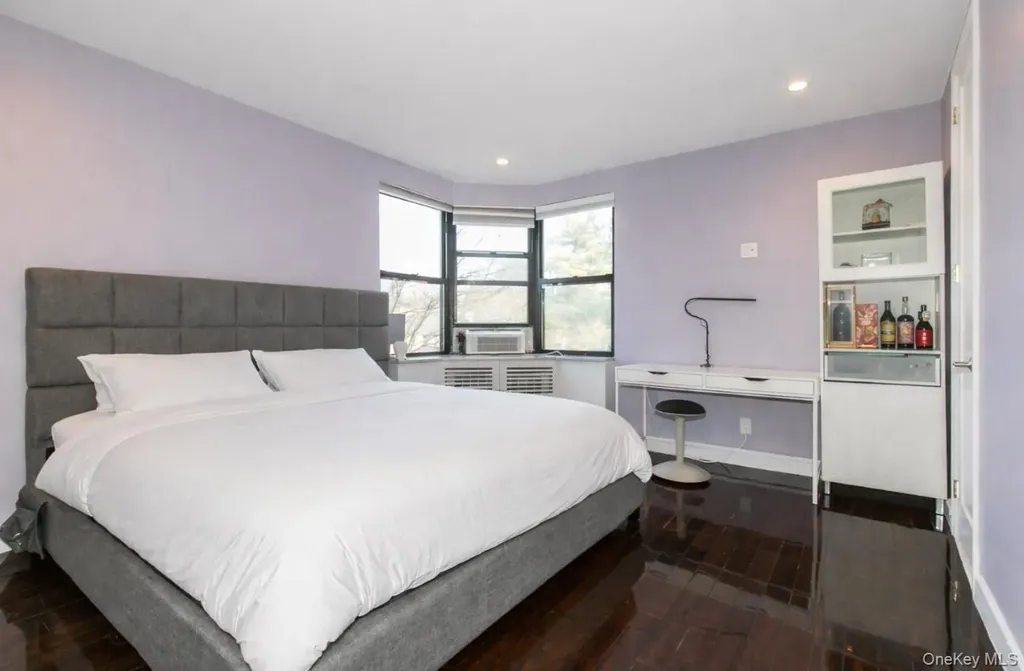 90 Schenck Avenue Great Neck NY 11021