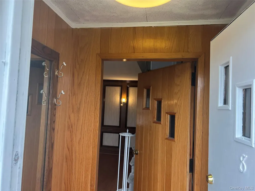8 Gables Road Hicksville NY 11801