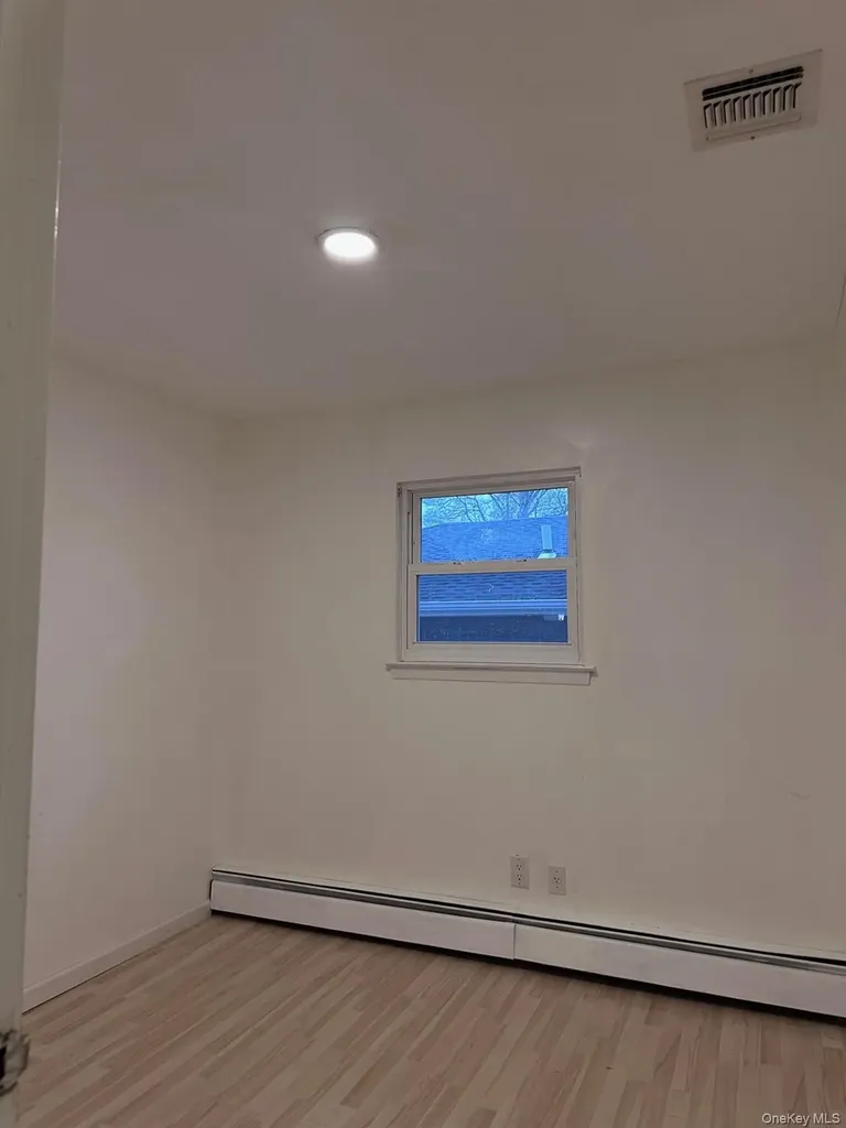 20 Broadway Mastic NY 11950