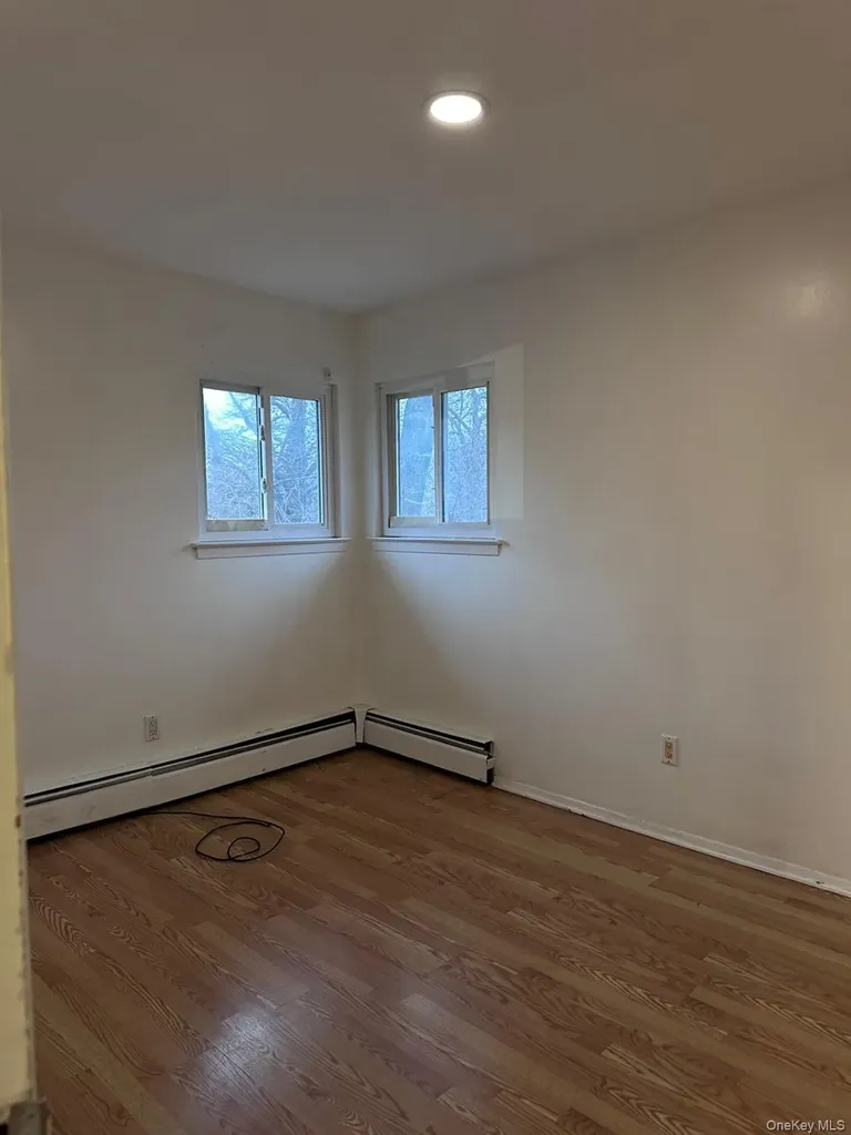 20 Broadway Mastic NY 11950