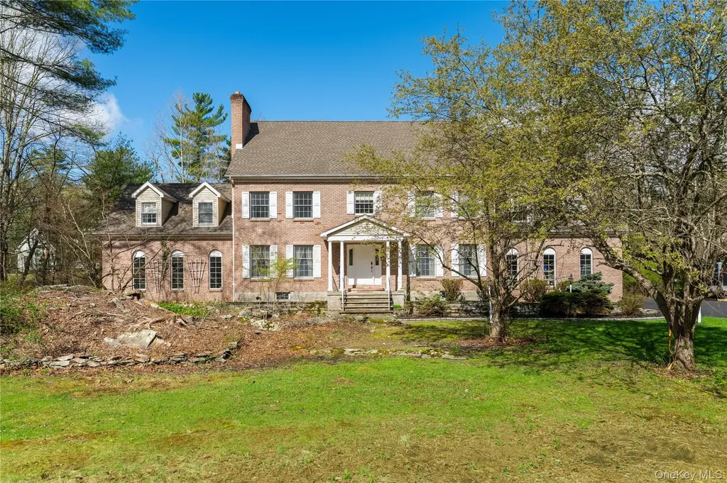 17 Stonegate Drive Hyde Park NY 12538