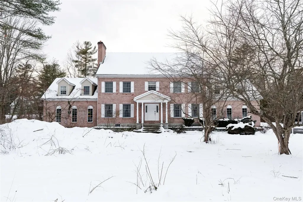 17 Stonegate Drive Hyde Park NY 12538