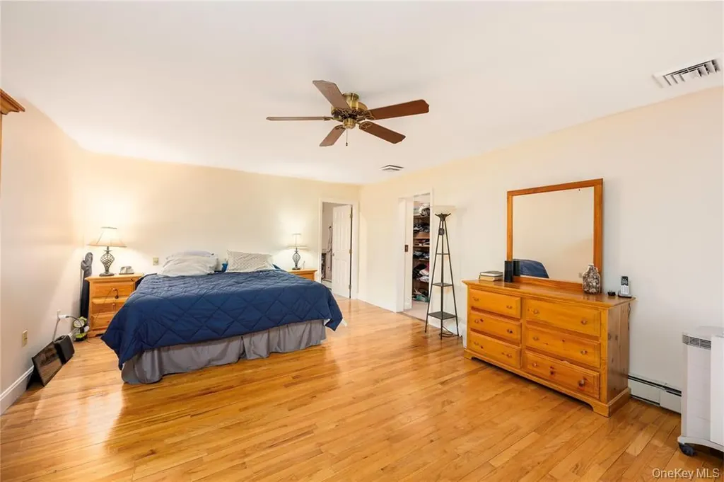 17 Stonegate Drive Hyde Park NY 12538