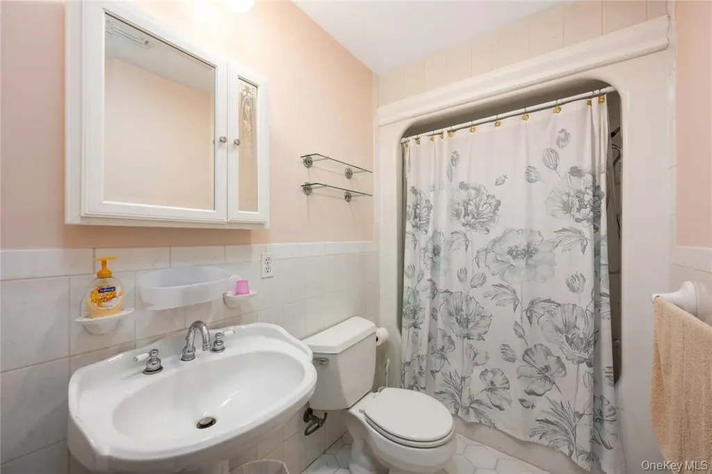 17 Stonegate Drive Hyde Park NY 12538