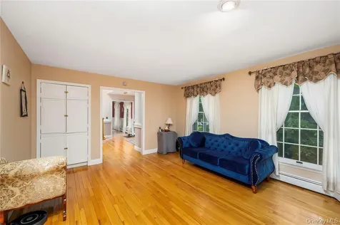 17 Stonegate Drive Hyde Park NY 12538