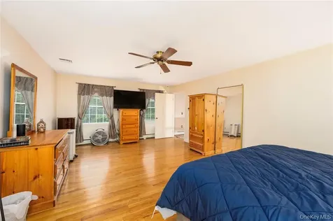 17 Stonegate Drive Hyde Park NY 12538