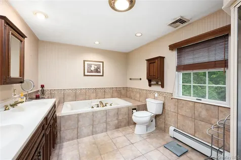 17 Stonegate Drive Hyde Park NY 12538