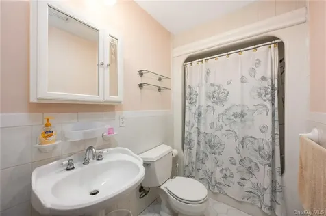 17 Stonegate Drive Hyde Park NY 12538