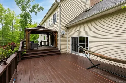 17 Stonegate Drive Hyde Park NY 12538