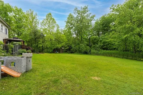 17 Stonegate Drive Hyde Park NY 12538